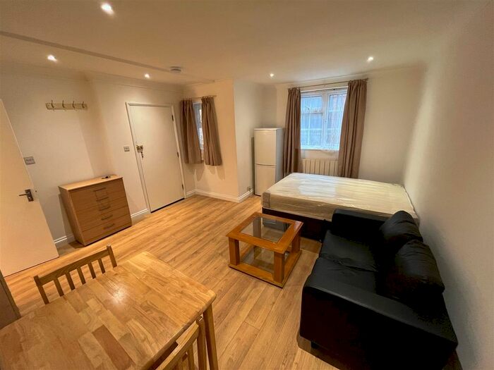 Studio To Rent In Chesterfield Mews, Harringay, N4