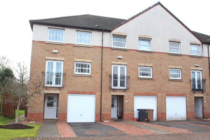 4 Bedroom Town House For Sale In St. Margarets Avenue, Paisley, Renfrewshire, PA3