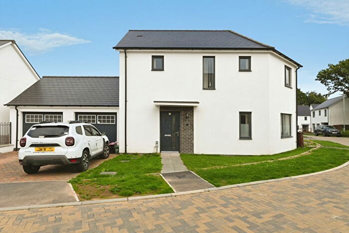 3 Bedroom Link Detached House For Sale In Cuddra Road, St. Austell, Cornwall, PL25