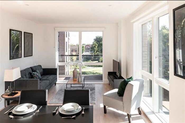 2 Bedroom Flat To Rent In Pechora Way, London, E14