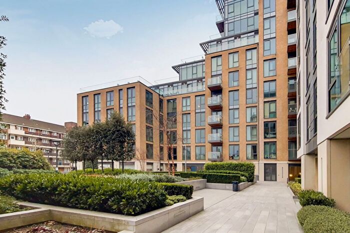 2 Bedroom Flat To Rent In Jasmine House, Battersea, London, SW18