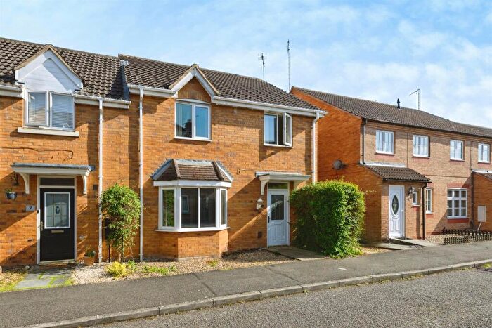 4 Bedroom Semi-Detached House For Sale In Hempsted Road, Hampton Vale, Peterborough, PE7