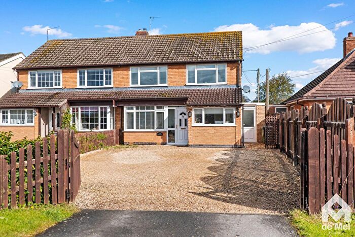 3 Bedroom Semi Detached House For Sale In Shinehill Lane, South Littleton, WR11