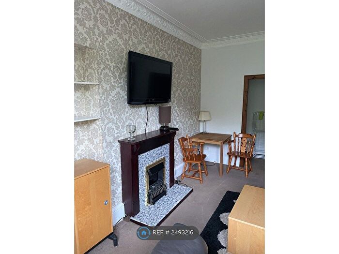 2 Bedroom Flat To Rent In Tollcross Road, Glasgow, G32