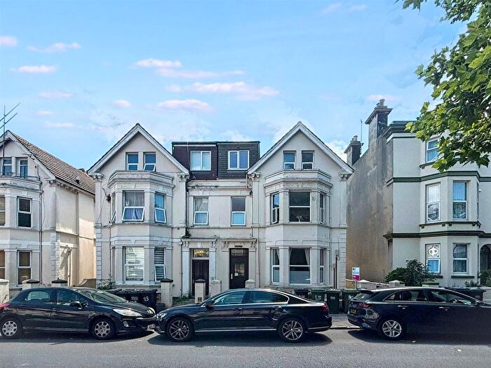 1 Bedroom Flat For Sale In Pevensey Road, Eastbourne, BN22