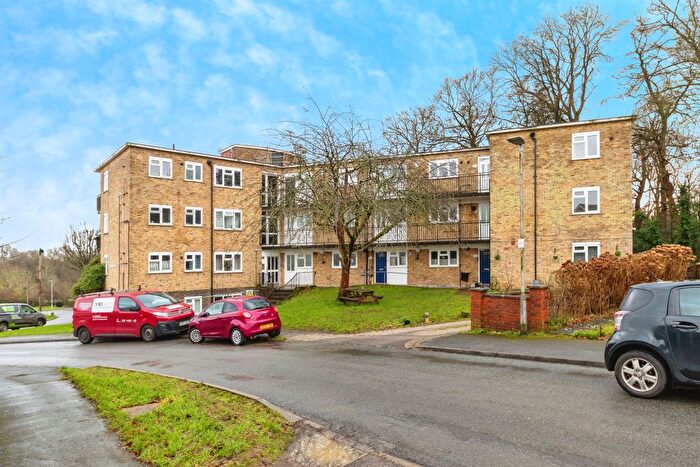 1 Bedroom Flat For Sale In Windsor Road, Welwyn, AL6