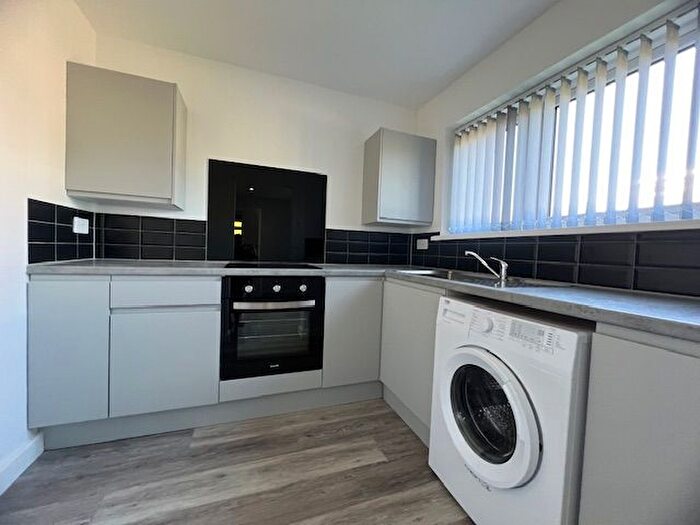 2 Bedroom Flat To Rent In Pembroke Court, Whitchurch, Cardiff, CF14