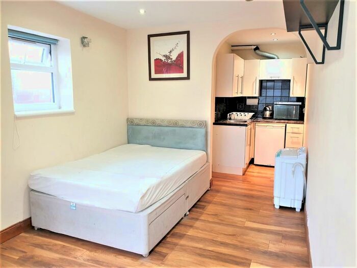Studio To Rent In Cedarcroft Road, Chessington, Surrey, KT9