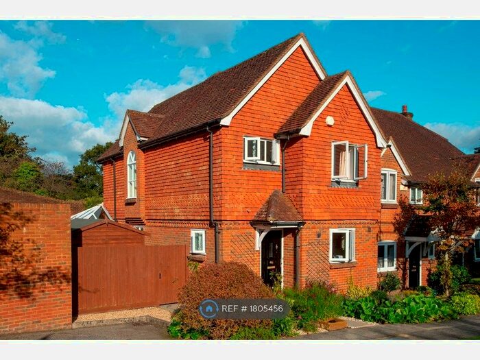 3 Bedroom End Of Terrace House To Rent In Collards Gate, Haslemere, Surrey, GU27
