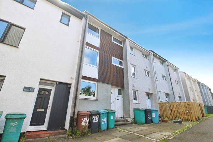 4 Bedroom Town House For Sale In Wallbrae Road, Glasgow, G67