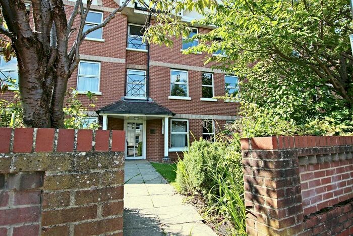 1 Bedroom Flat To Rent In Westridge Road, Southampton, SO17