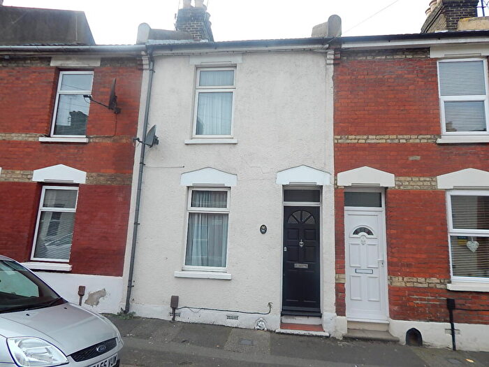 2 Bedroom Terraced House To Rent In Catherine Street, Rochester, ME1