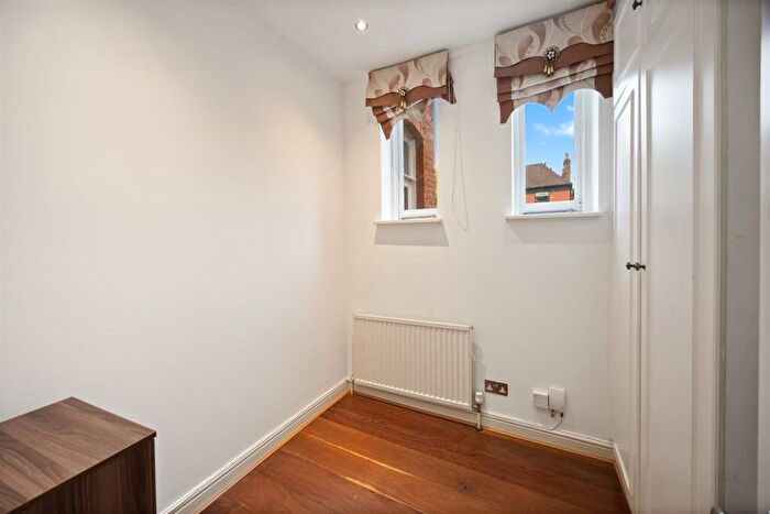 2 Bedroom Flat To Rent In Canfield Gardens, South Hampstead, NW6