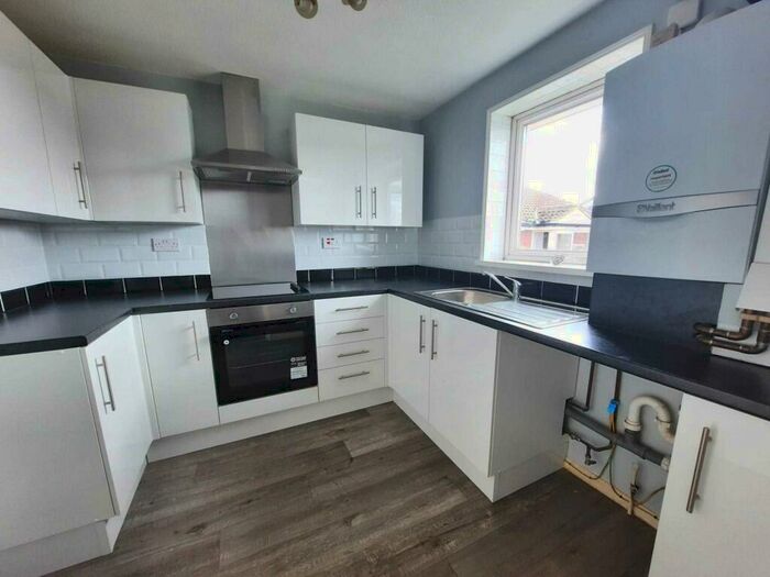 2 Bedroom Flat To Rent In Heathdene Drive, Upper Belvedere, DA17