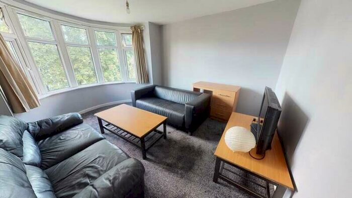 5 Bedroom Flat To Rent In Otley Road, Headingley, Leeds, LS6