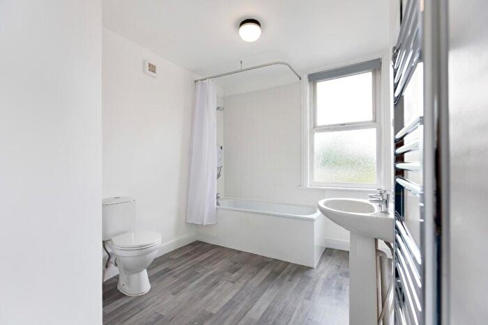 5 Bedroom House To Rent In Queens Road, Beeston, Nottingham, Nottinghamshire, NG9