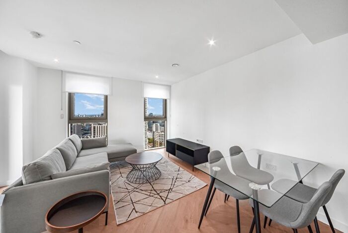 2 Bedroom Flat To Rent In One Thames Quay, Marsh Wall, E14