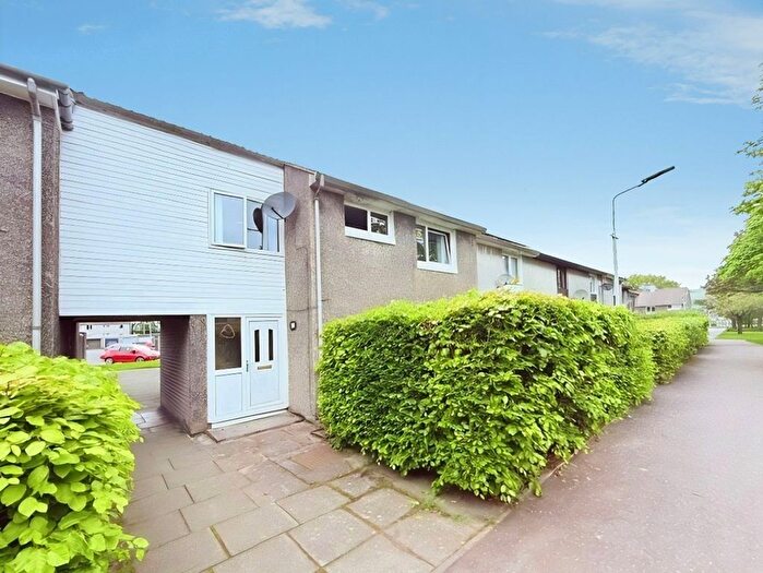 4 Bedroom Terraced House For Sale In Ralston Court, Glenrothes, KY6