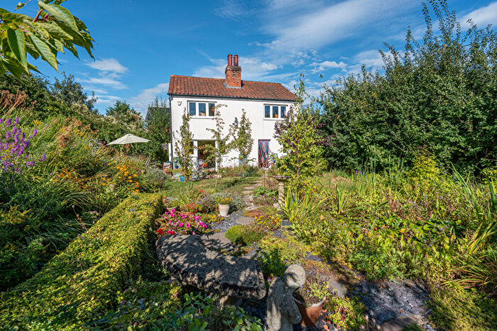 3 Bedroom Detached House For Sale In Westerfield Road, Westerfield, Ipswich, IP6