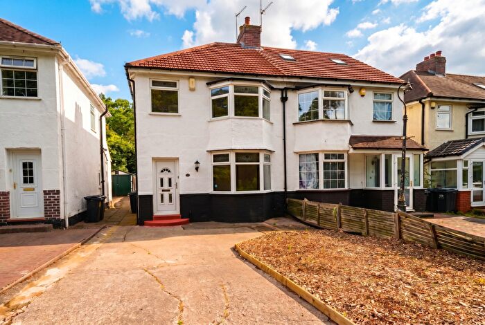 3 Bedroom Semi-Detached House For Sale In Robin Hood Lane, Hall Green, B28
