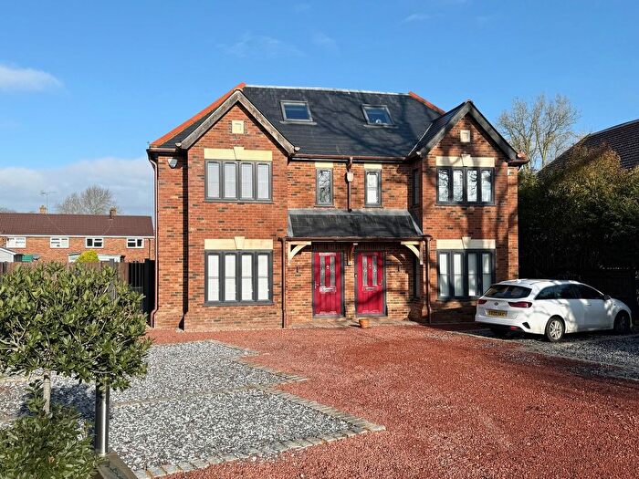 5 Bedroom Semi-Detached House To Rent In Forest Road, Binfield, RG42