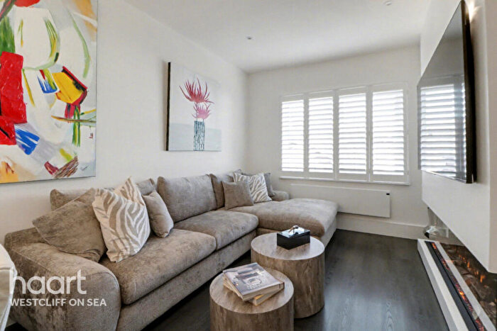 2 Bedroom Retirement Property For Sale In Holland Road, Westcliff-On-Sea, SS0