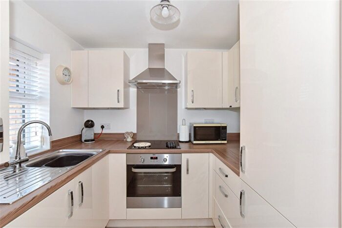 1 Bedroom Property For Sale In Easington Place, Aylesham, Canterbury, Kent, CT3