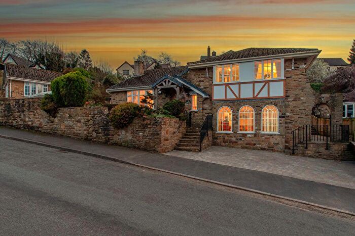 3 Bedroom Detached House For Sale In Hall Rise, Bramhope, LS16