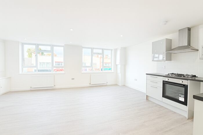 1 Bedroom Flat For Sale In Central Parade, Ley Street, Ilford, IG2