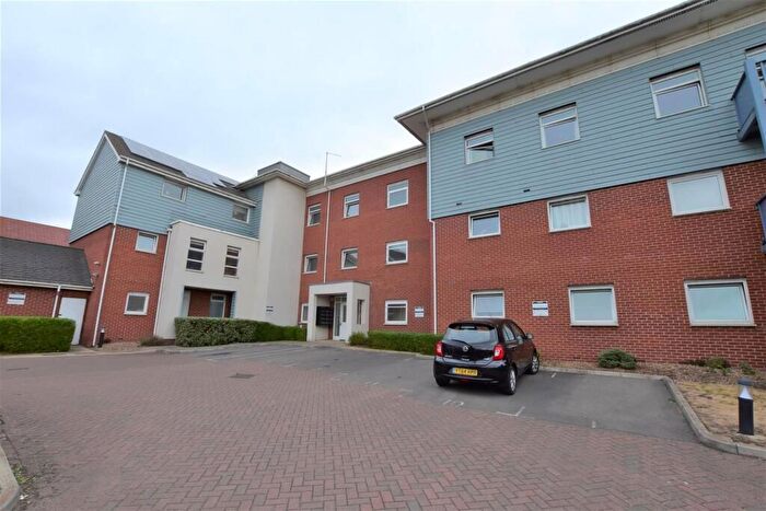 2 Bedroom Flat For Sale In Wraysbury Drive, West Drayton, UB7