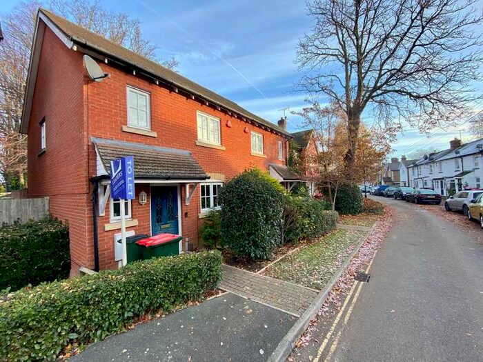 3 Bedroom End Of Terrace House To Rent In West Street, Southgate, RH11