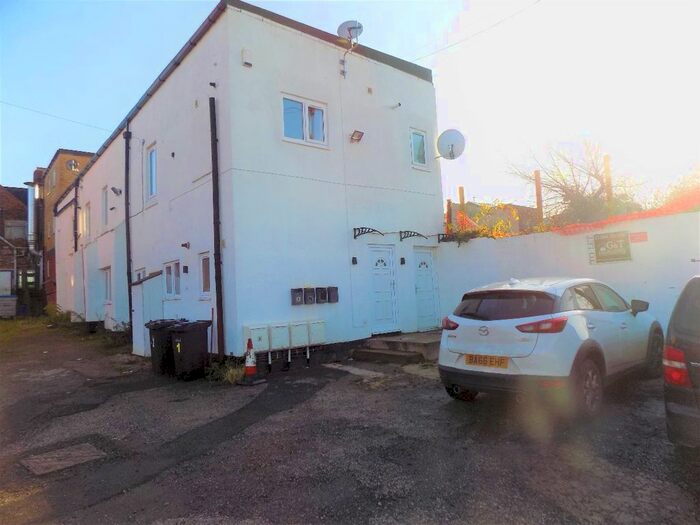 2 Bedroom Flat To Rent In Flat, Talbot Court, Talbot Street, Brierley Hill, DY5