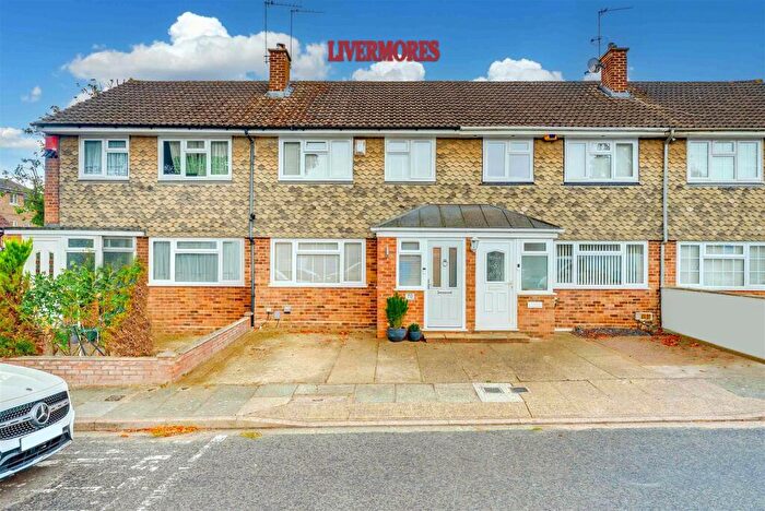 3 Bedroom Terraced House For Sale In Penney Close, Dartford, DA1