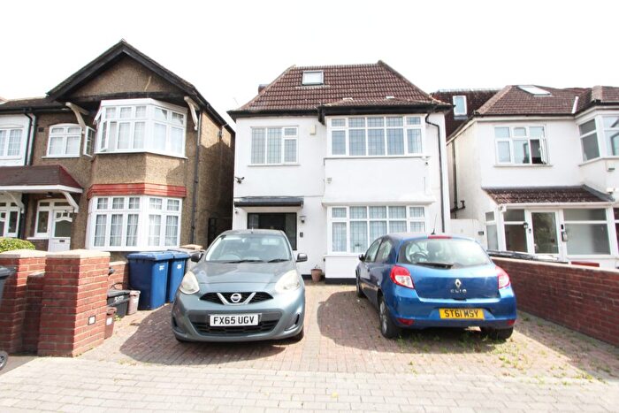 4 Bedroom Detached House To Rent In Sydney Grove, London, NW4