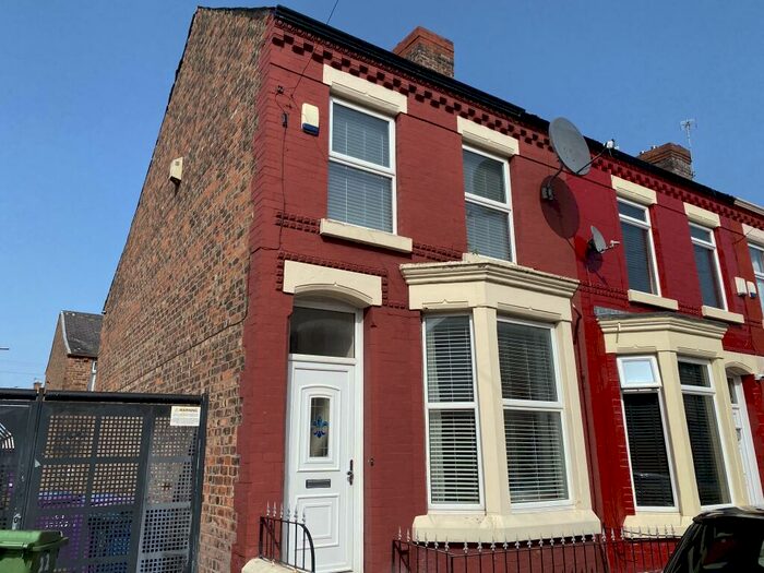 3 Bedroom House To Rent In Whitcroft Road, L6