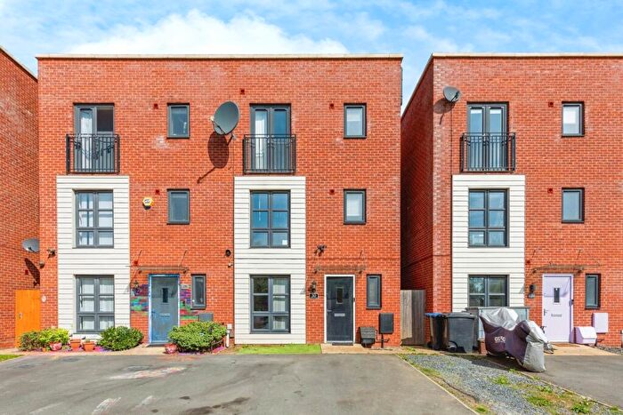 4 Bedroom Semi Detached House For Sale In Hever Close, Northampton, Northamptonshire, NN5