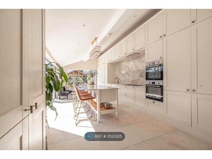 6 Bedroom Semi-Detached House To Rent In Slough Road, Windsor Amp; Maidenhead, SL3