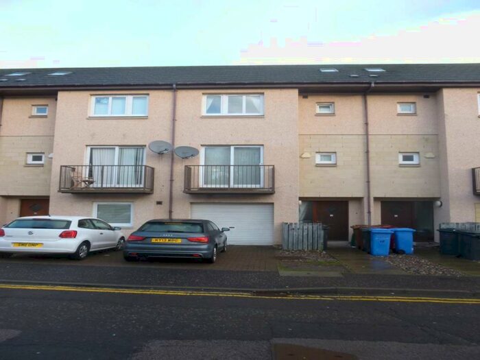 5 Bedroom House To Rent In Larch Street, DD1