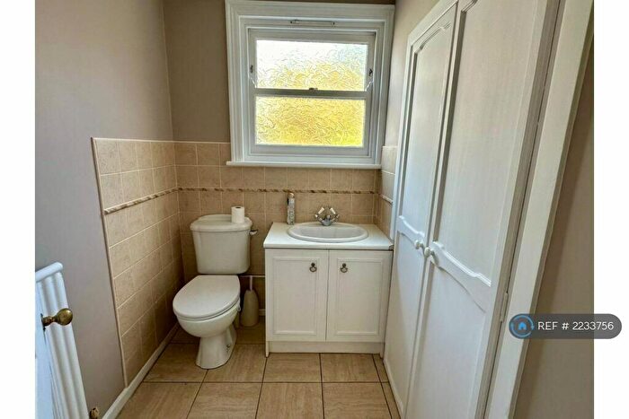 5 Bedroom Semi-Detached House To Rent In Humberston Avenue, Humberston, DN36
