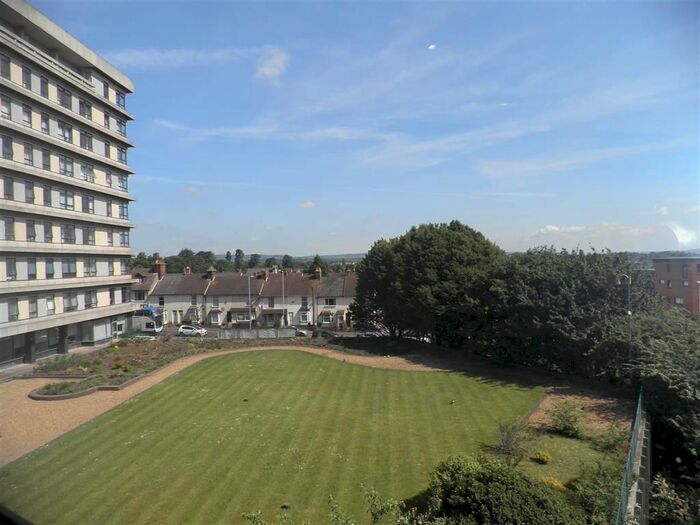 1 Bedroom Flat To Rent In Park Street, Ashford, TN24