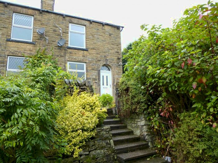 2 Bedroom End Of Terrace House To Rent In Macclesfield Road, Whaley Bridge, High Peak, SK23