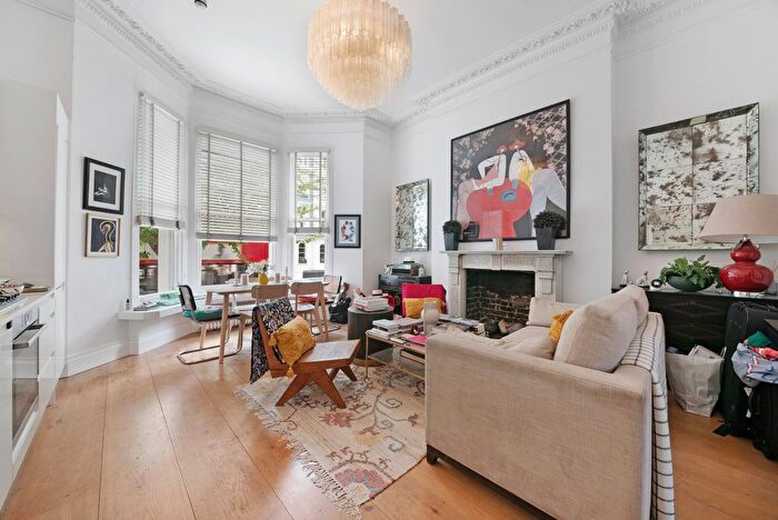 1 Bedroom Flat To Rent In Elgin Crescent, London, W11