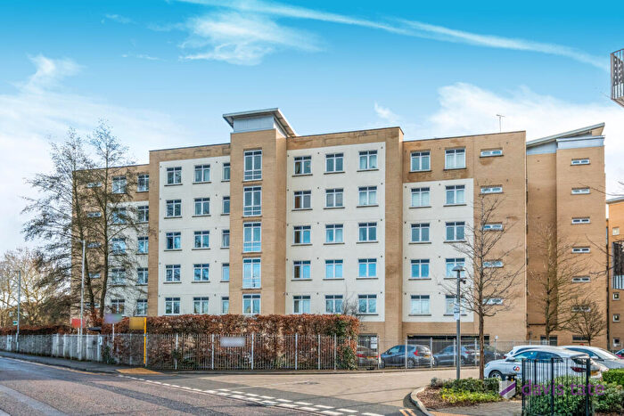 2 Bedroom Apartment To Rent In Kenavon Drive, Reading, Berkshire, RG1