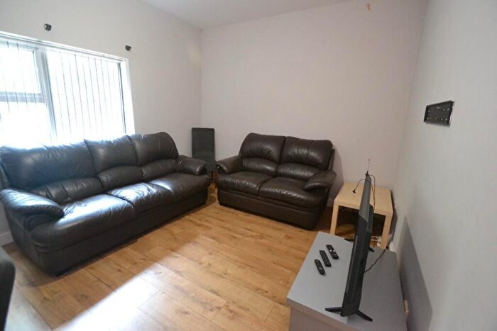 6 Bedroom Semi-Detached House To Rent In Sherwin Road, Lenton, Nottingham, NG7