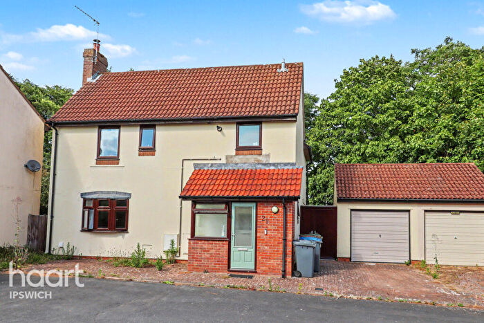 3 Bedroom Detached House For Sale In Carlford Close, Ipswich, IP5