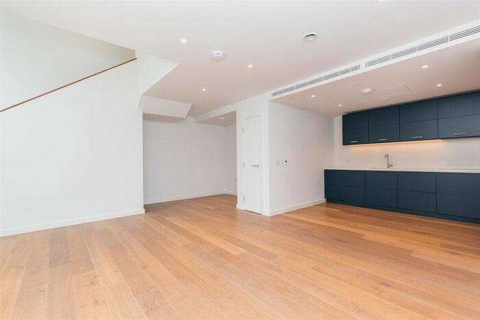 2 Bedroom Flat To Rent In Postmark, Phoenix Place, WC1X
