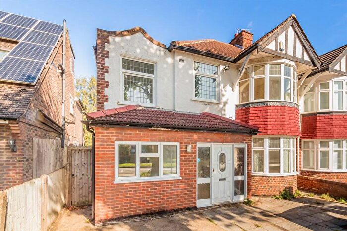 1 Bedroom Semi-Detached House To Rent In Elgar Avenue, Surbiton, KT5