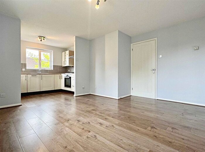 2 Bedroom Flat For Sale In Elder Field, Great Notley, Braintree, CM77