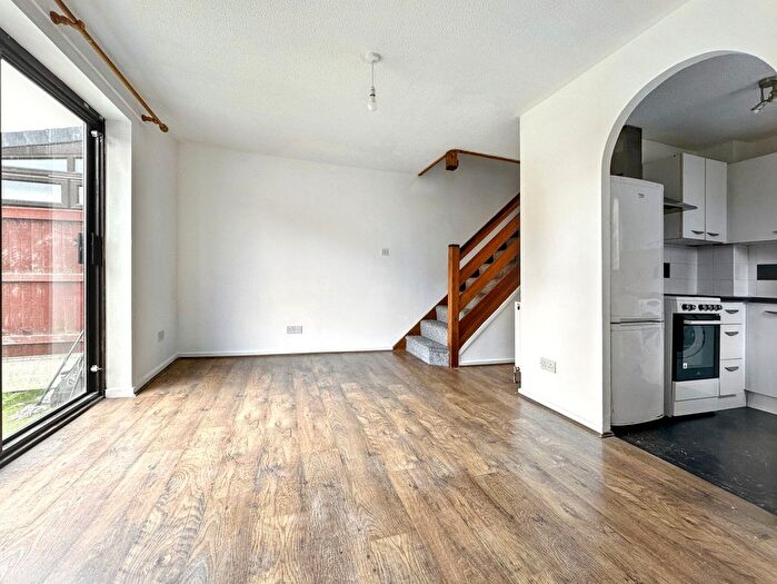 1 Bedroom Semi-Detached House To Rent In Selkirk Drive, Erith, DA8