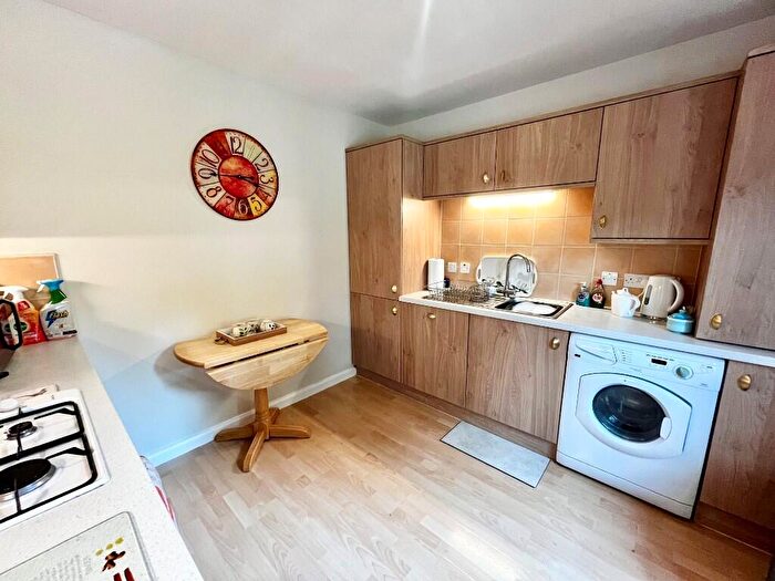 2 Bedroom Detached Bungalow For Sale In Burn Brae Park, FK10